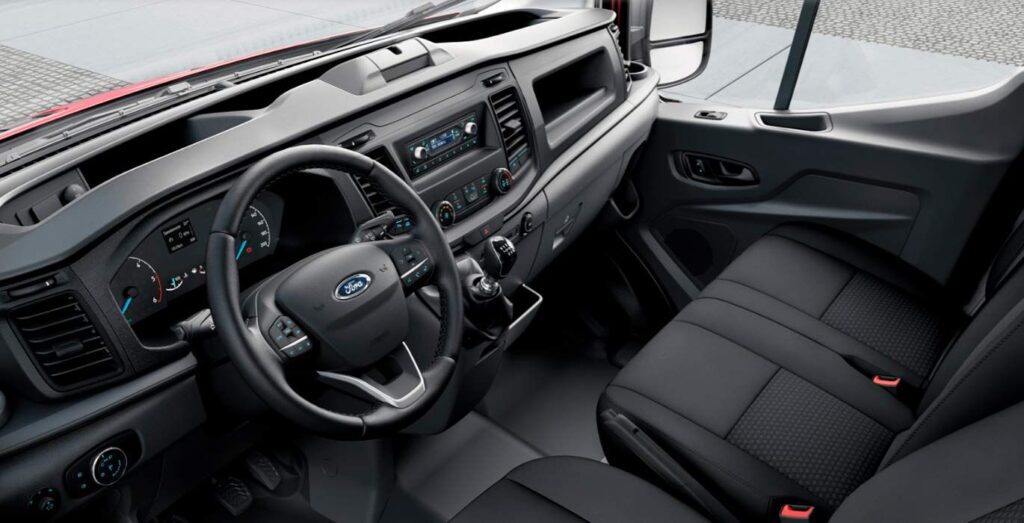 Ford-Transit-Van-interior-delantera.jpg