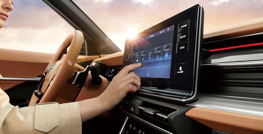 KGM-Torres-G15T-Life-4x2-interior.jpg