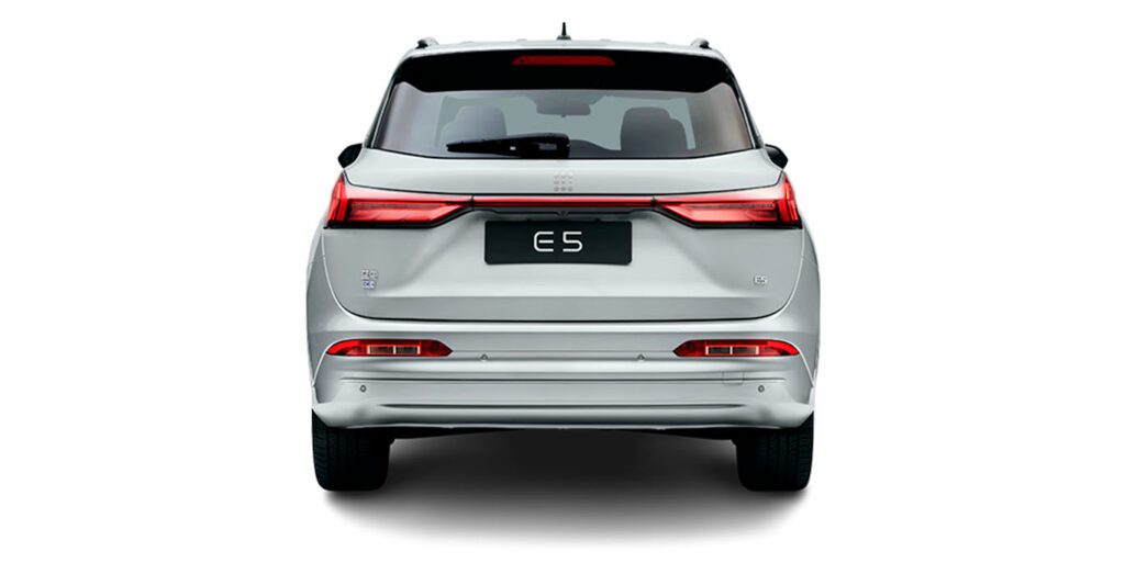 DFSK-E5-E5-Intelligent-trasera.jpg