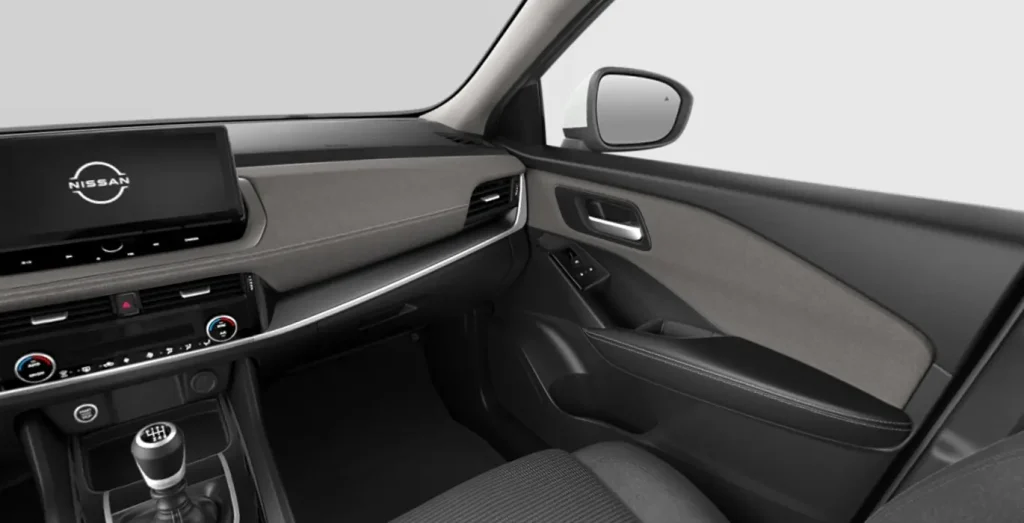Nissan-Qashqai-DIG-T-E6E-103kW-140CV-MHEV-Acenta-interior-delantera-II.webp
