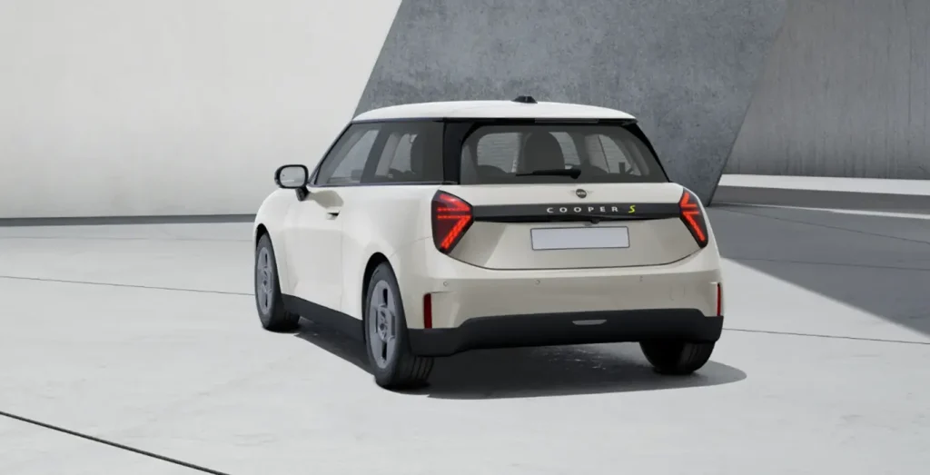 MINI-Cooper-SE-Essential-trasera.webp