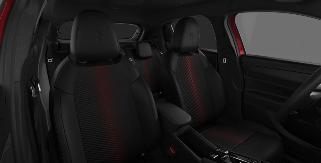 ALFA-ROMEO-JUNIOR-IBRIDA-SPECIALE-136CV-AUTOMATICO-interior-trasera.webp