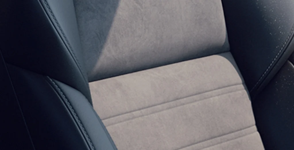 Mitsubishi-Outlander-PHEV-Kaiteki-4WD-225kW-asientos.webp