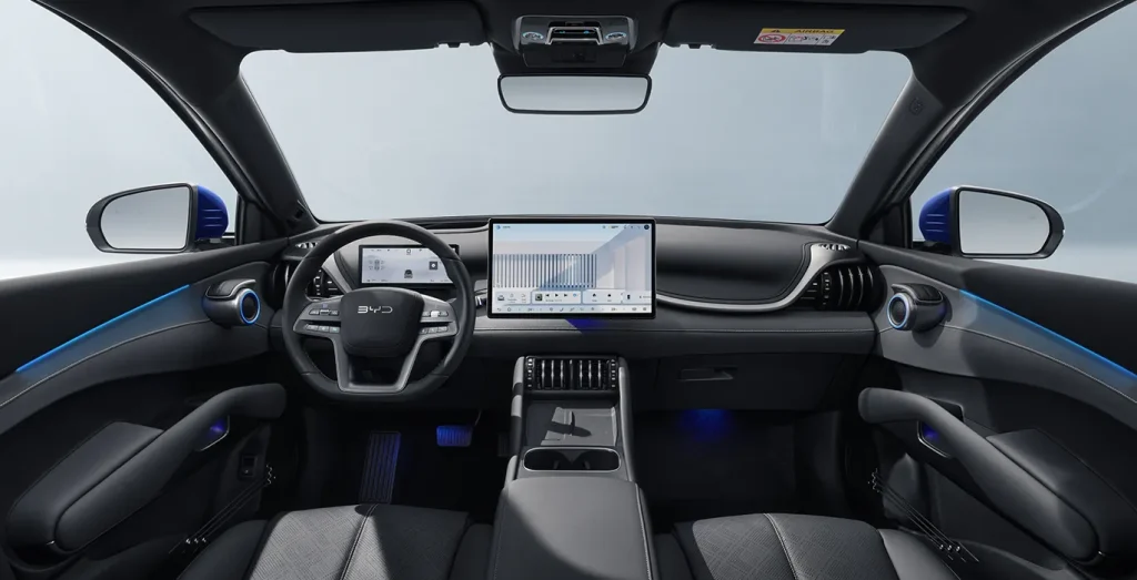 BYD-ATTO-3-EVO-Design-RWD-interior-delantera.webp
