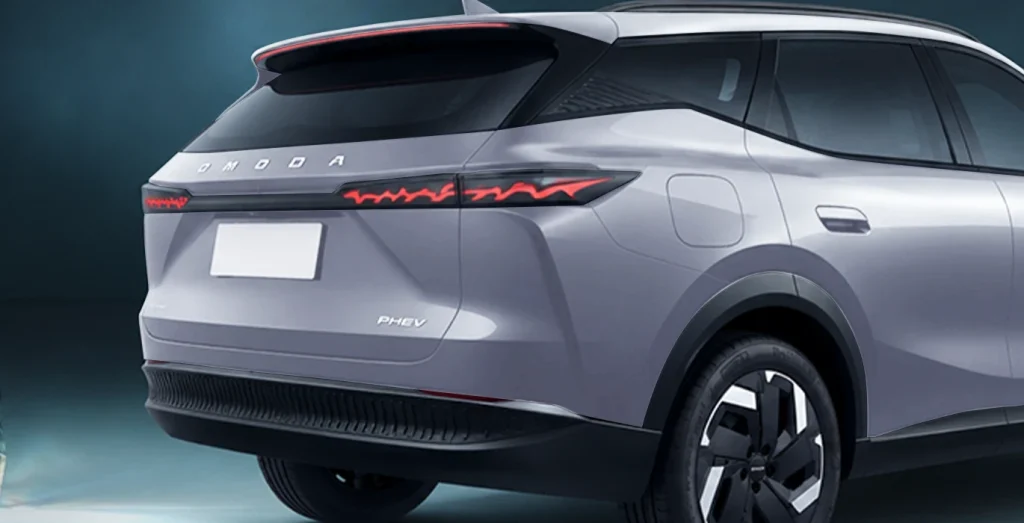 Omoda-7-1.5-TGDI-PHEV-Premium-279CV-trasera-plata